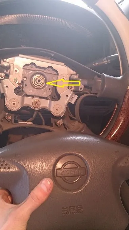 10 Demontarea cârma pentru nissan soare, sau în căutarea atingând în volan (partea 1)