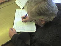 Ce o modalitate de a omori timpul pe clasa de matematica, profesorul dacă vă heh)