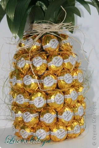Ananas bomboane de ciocolată și șampanie cu mâinile sale master-class