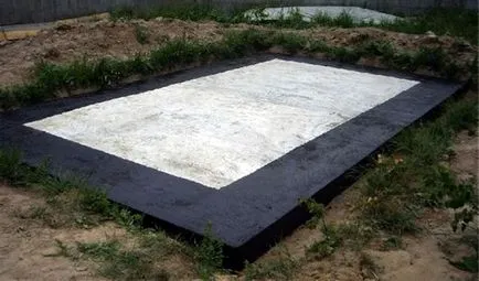 Gazebo cu un gratar cu mâinile pentru a da
