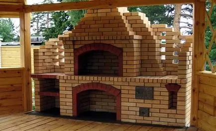 Gazebo cu un gratar cu mâinile pentru a da