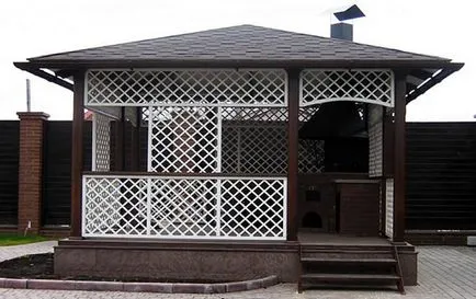 Gazebo cu un gratar cu mâinile pentru a da