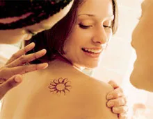 Istoricul de corp, care este utilizat (pictura pe corp, pe un corp care este folosit pentru istorie și altele asemenea are ca model pe materialul corpului) Bodypainting Istoric Corp, care este folosit