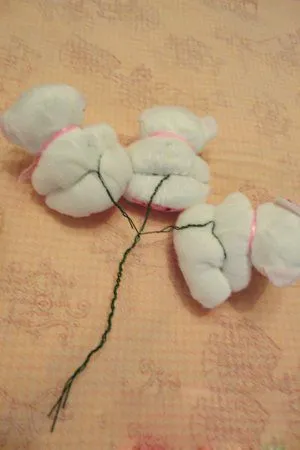 Buchet de jucării cu propriile lor mâini 1 (mâini) Buchet de jucării cu propriile lor mâini 1