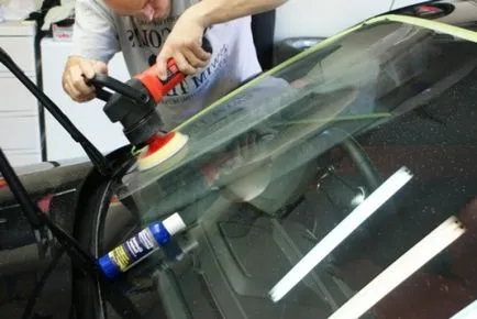 Zgârieturile de pe ștergătoarele de un fix (zgârieturi) Zgârieturile de pe ștergătoarele de un fix