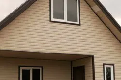 Acoperiți șipci pe balconul recomandărilor (supraetajate) Acoperiți șipci de pe recomandările balcon