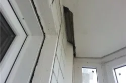 Fisurile reparate pe balcon