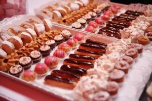 Ce se întâmplă în cazul în care există o mulțime de dulce (există o mulțime de dulce) Ce se întâmplă în cazul în care există o mulțime de dulce
