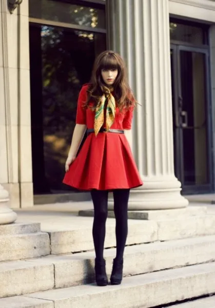 Ce să poarte cu o rochie rosie, rochie fantezie (rochie) Ce să poarte cu o rochie rosie, rochie de moda