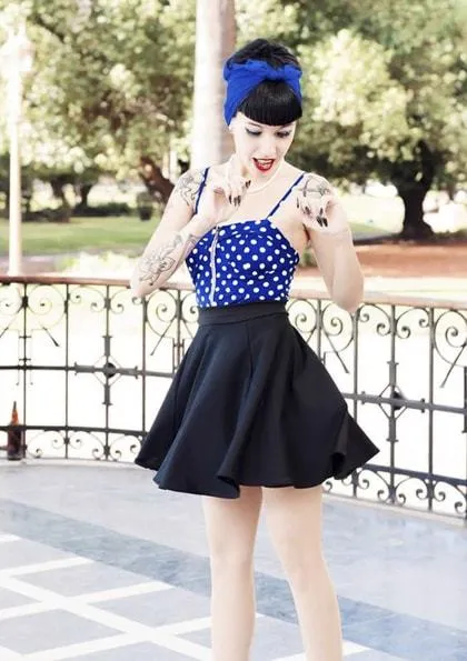„S Style Pin-Up pași pentru a crea o imagine, make-up, coafura, fotografie (coafuri-pin-up) „S Style Pin-Up pași pentru a crea o imagine, make-up, coafura, fotografie