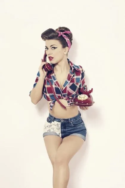 „S Style Pin-Up pași pentru a crea o imagine, make-up, coafura, fotografie (coafura) „S Style Pin-Up pași pentru a crea o imagine, make-up, coafura, fotografie