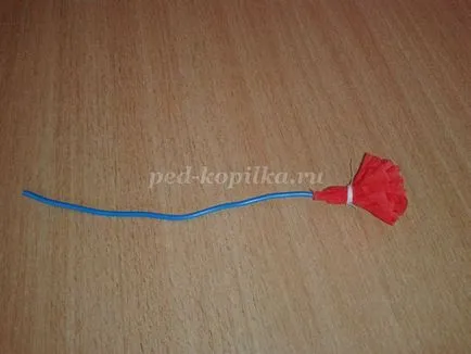 Florile din hârtie creponată, cu propriile sale mâini