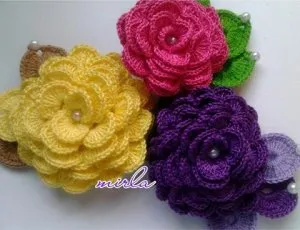 flori de croșetat pentru decorare de îmbrăcăminte (schemă)