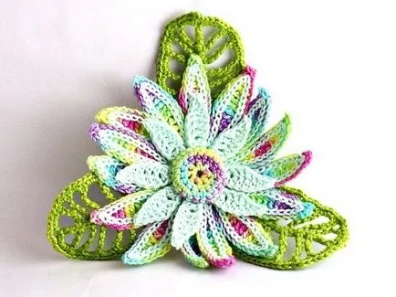 flori de croșetat pentru decorare de îmbrăcăminte (schemă)