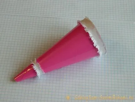 Moș Crăciun din hârtie colorată, o clasă de master, cu propriile lor mâini (culoare) Moș Crăciun din hârtie colorată, o clasă de master, cu propriile lor mâini