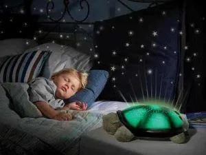 Asigurați-o lumina de noapte cu mâinile, cu fotografii și video clare