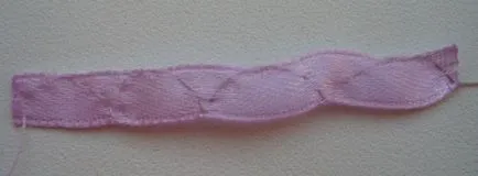 Wondrous fiefuri brodate de liliac, brodată