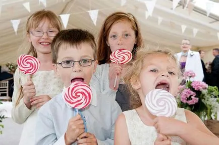 Copiii de la nunta cum sa distreze copiii la o nuntă (pentru a distra) Copiii de la nunta cum sa distreze copiii la o nuntă