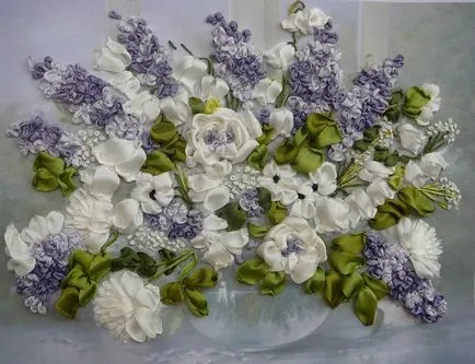 Wondrous fiefuri brodate de liliac, brodată