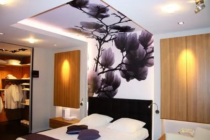 plafon de proiectare în dormitor sunt simple și opțiuni sofisticate de design