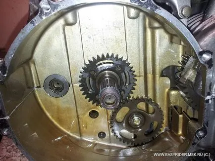 Honda partea de asamblare a motorului cb750 3 (reportaj foto) (cb750) Honda partea de asamblare a motorului cb750 3 (reportaj foto)