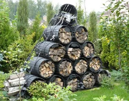 Woodshed în țară cu mâinile lor fotografii, desene, vizualizări