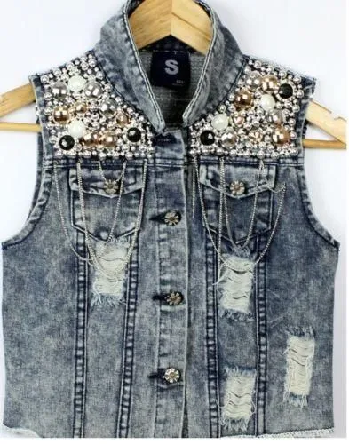Denim Vest - complement colorat imagine!