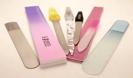 Acoperirea cu gel lac de unghii la domiciliu descriere detaliată (acasă gel) Acoperind lac de unghii cu gel la domiciliu Descriere Detalii