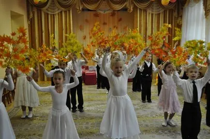 Reportaj foto „sala de muzică decor pentru vacanța de la grădiniță“