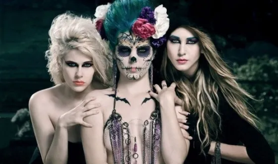 Fantasy make-up, creând un neobișnuit, creativ, artistic make-up