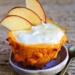 dă din cap de fructe, cum ar fi dă din cap de alimentație