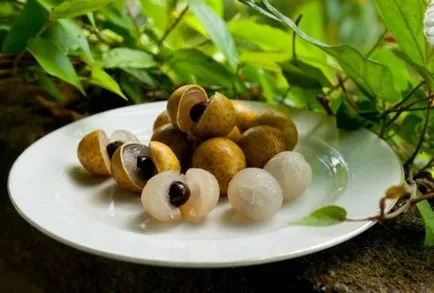 fotografie fructe Longan, gust, proprietăți utile, daune