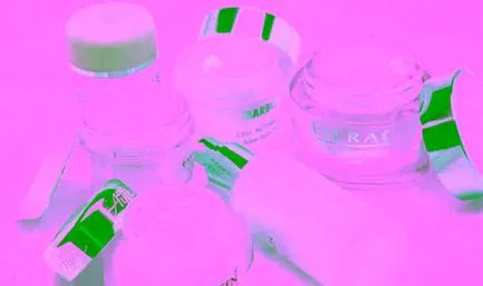 Crema Hialuronic pentru a prelungi durata tineretii pielii (fata) Crema Hialuronic pentru a prelungi durata tineretii pielii