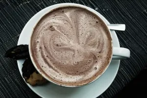 Ciocolata calda modul de a face la domiciliu, bea rețete, calorii