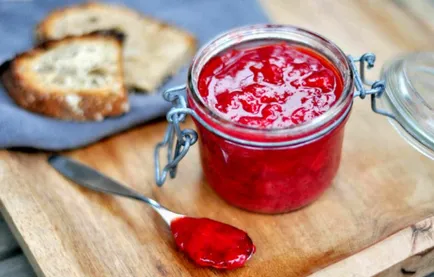 gem gros și delicioase de căpșuni în rețetele de iarnă cu boabe întregi (grosime) gem gros și delicioase de căpșuni în rețete de iarnă cu boabe întregi