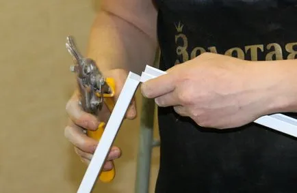 Instrucțiuni de instalare rack de plafon cu mâinile