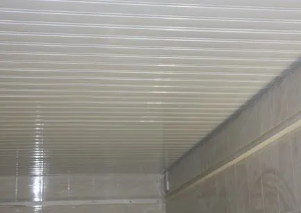 Instrucțiuni de instalare rack de plafon cu mâinile