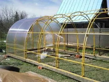 Construcția de sere din policarbonat cu mâinile sale cum să facă desene, proiecte, etape de circuit