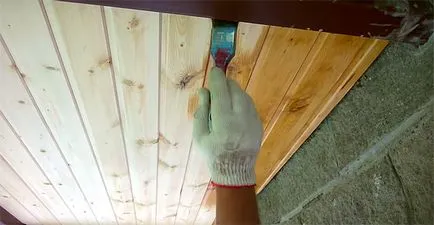 Cum și ce să acopere dusumea pe balcon cu mâinile care acoperă instrucțiuni cu căptușeală video și fotografii (lor) Cum și ce să acopere dusumea pe balcon cu mâinile care acoperă instrucțiuni de căptușire cu clipuri video și fotografii