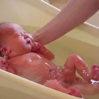 Cum să se scalde un copil în 1 lună (lună să facă baie copilului) Cum să se scalde un copil în 1 luna