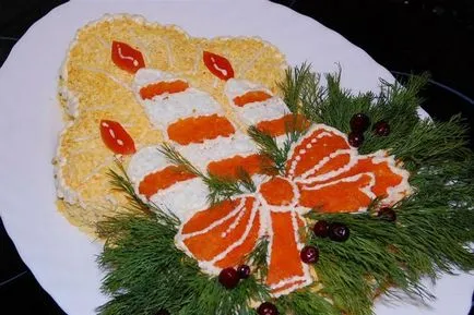 Cum frumos pentru a decora salate cu fotografiile lor hands-pas (ouă cartofi morcovi) Cum frumos pentru a decora salate cu mâinile-pas fotografia lor