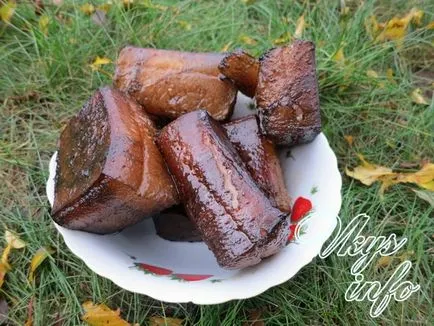 Cum de a fuma bacon afumat în rețetă Smokehouse cu o fotografie