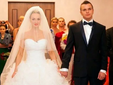 După cum a variat Evgeny Gusev (Feofilaktova) înainte și după rinoplastie și mamoplastie - 300 (Gusev a crescut buzele) După cum a variat Evgeny Gusev (Feofilaktova) înainte și după rinoplastie și mamoplastie - 300
