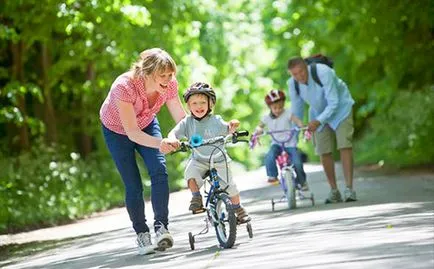 Cum să învețe copilul la o plimbare cu bicicleta, begovele, scutere (pentru a preda) Cum să învețe copilul la o plimbare cu bicicleta, begovele, scuter