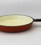Cum se curata o tigaie din fontă de la scară, rugină, și în mod corespunzător de îngrijire pentru fotografii și video ei