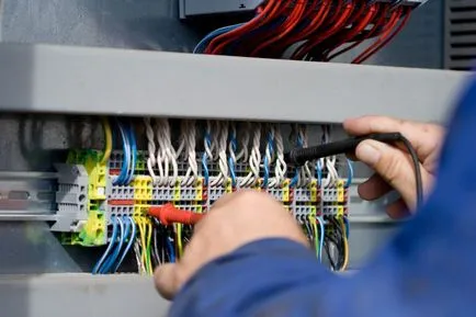 Cum de a determina faza zero, și - indicator șurubelnița, multimetru, tester, și fără instrumente