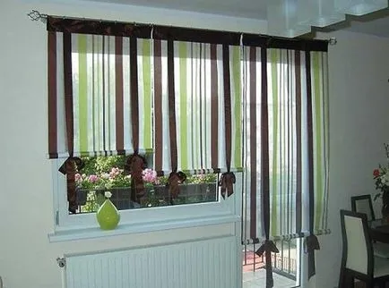 Design corectă a ferestrei la usa de la balcon în camera de zi, dormitor, bucatarie 15 fotografii