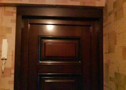 Cum de a decora interiorul ușii din față cu mâinile (lor) Cum de a decora interiorul ușii din față cu mâinile