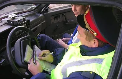 Care este pedeapsa pentru care nu poartă un factor de promisiuni pentru centurile de siguranță (folosiți o centură de siguranță) Care este pedeapsa pentru care nu poartă un factor de promisiuni pentru centurile de siguranță