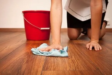 Cum să se spele linoleum renovat, folosind detergenți decât spălarea podelei, fotografii și video (după) Cum să se spele linoleum renovat, folosind detergenți decât spălarea podelei, fotografii și video